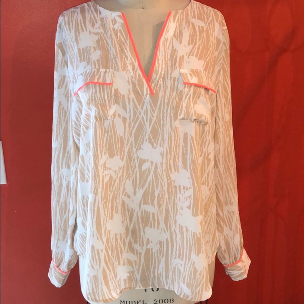 Lightweight long sleeve patterned blouse